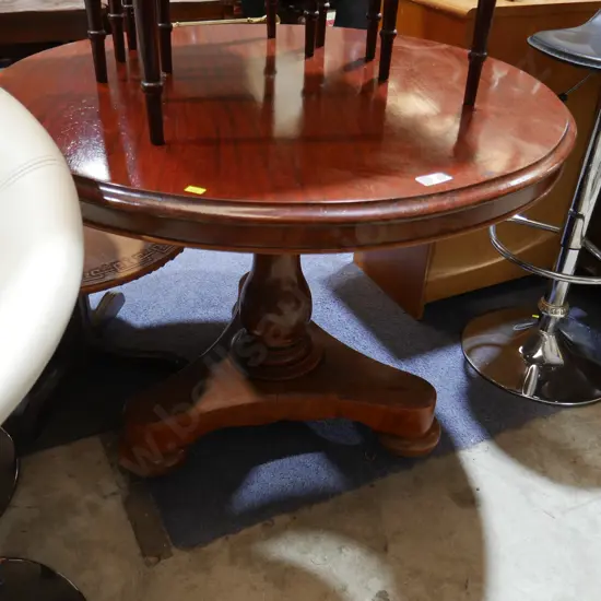 Small mahog dining table