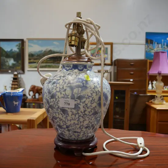 Blue and white table lamp