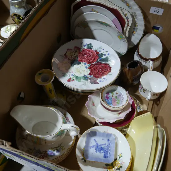 Assorted china, decorative plates