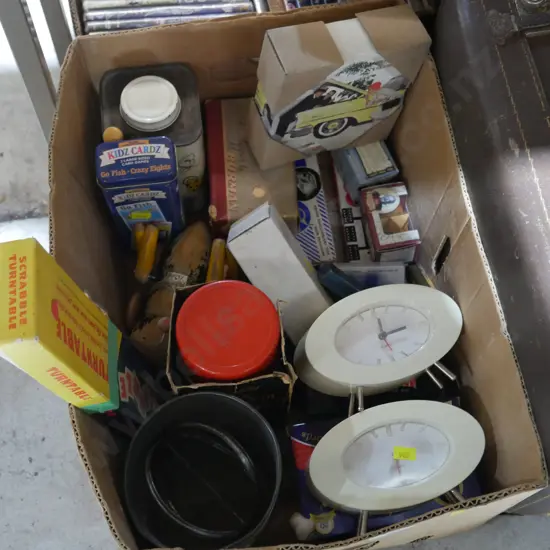 Box of sundries