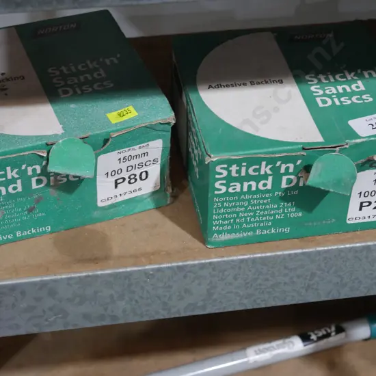 Stick 'n' sand disk's