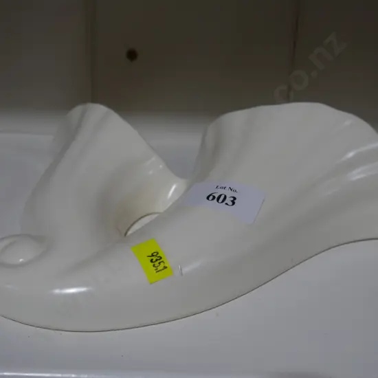 Crown Devon wall pocket