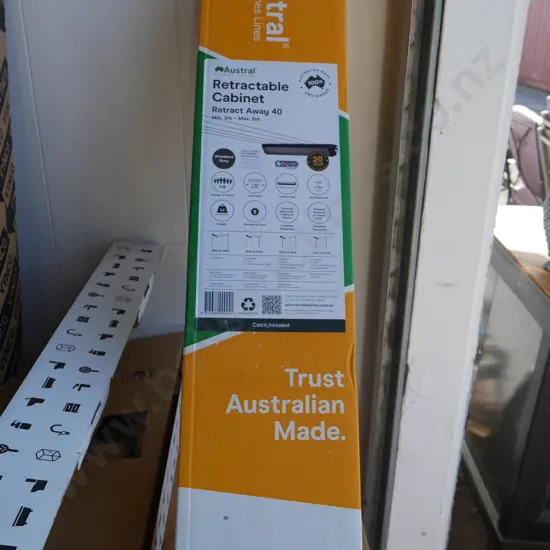 Retractable clothes line