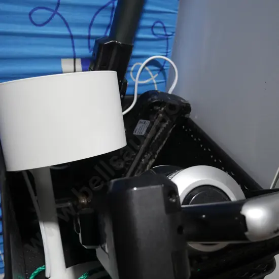 Midea stick vacuum, lamp