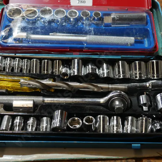 Torque wrench sets
