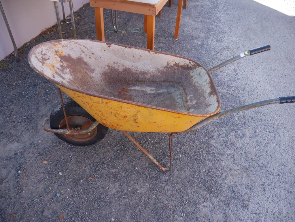Wheelbarrow Image 1++