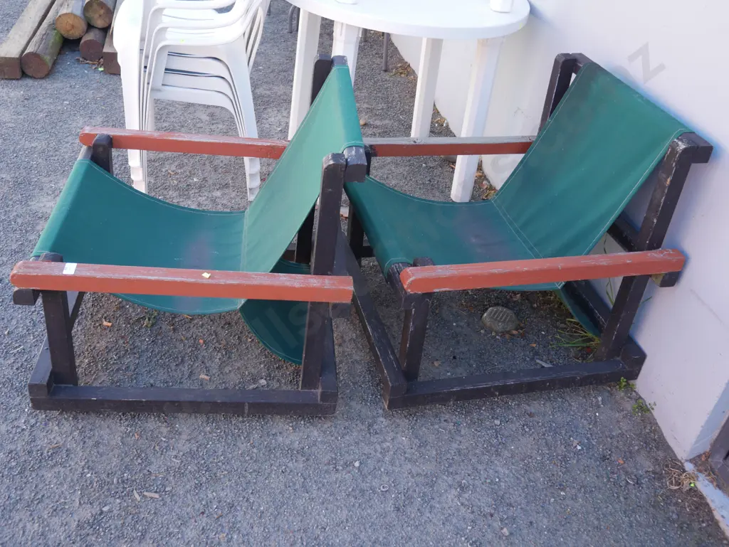 Two sun chairs Image 1++