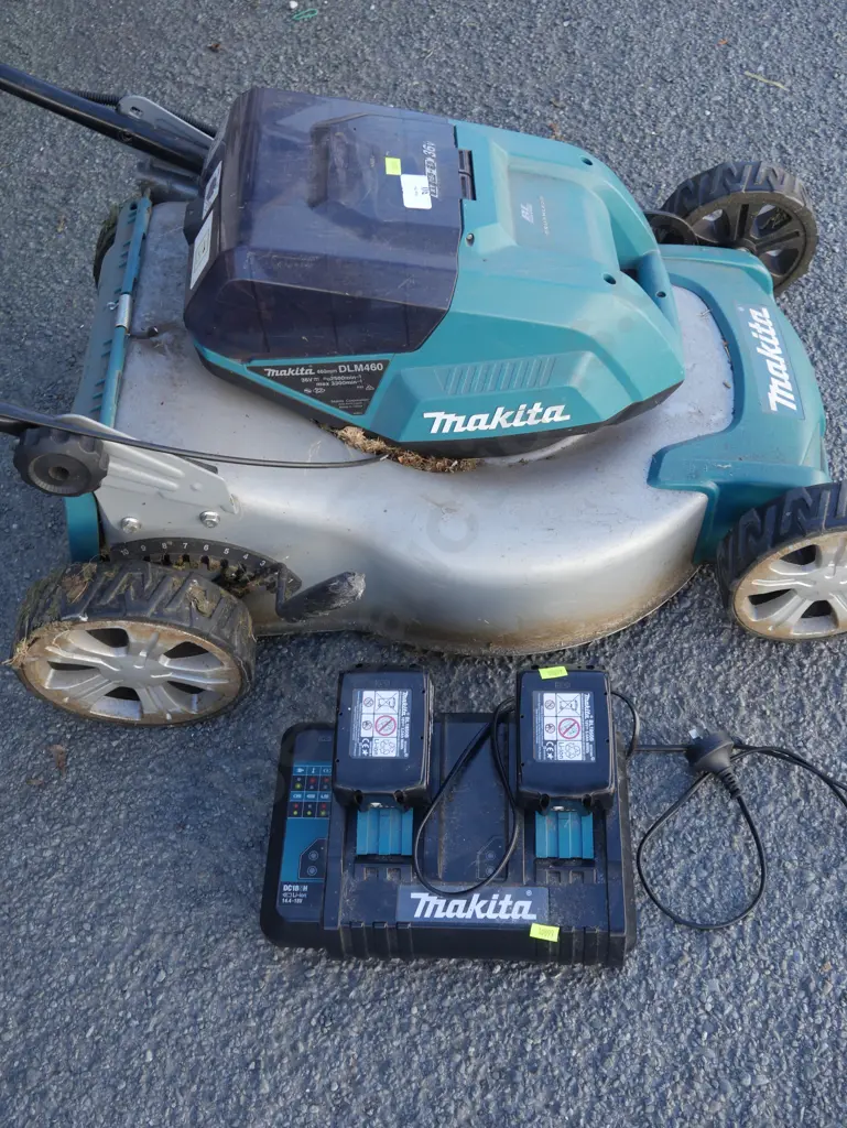 Makita battery mower with batteries & charger - no catcher Image 1++
