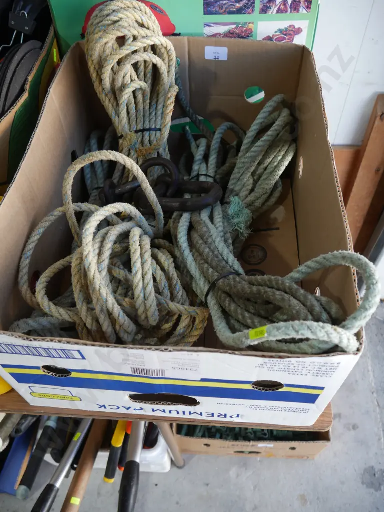 Rope, shackles Image 1++