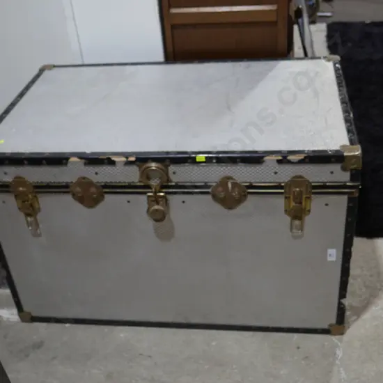 Metal trunk