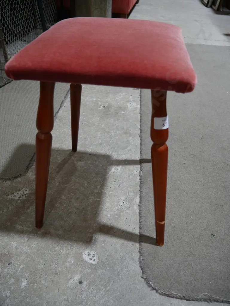 Stool Image 1++
