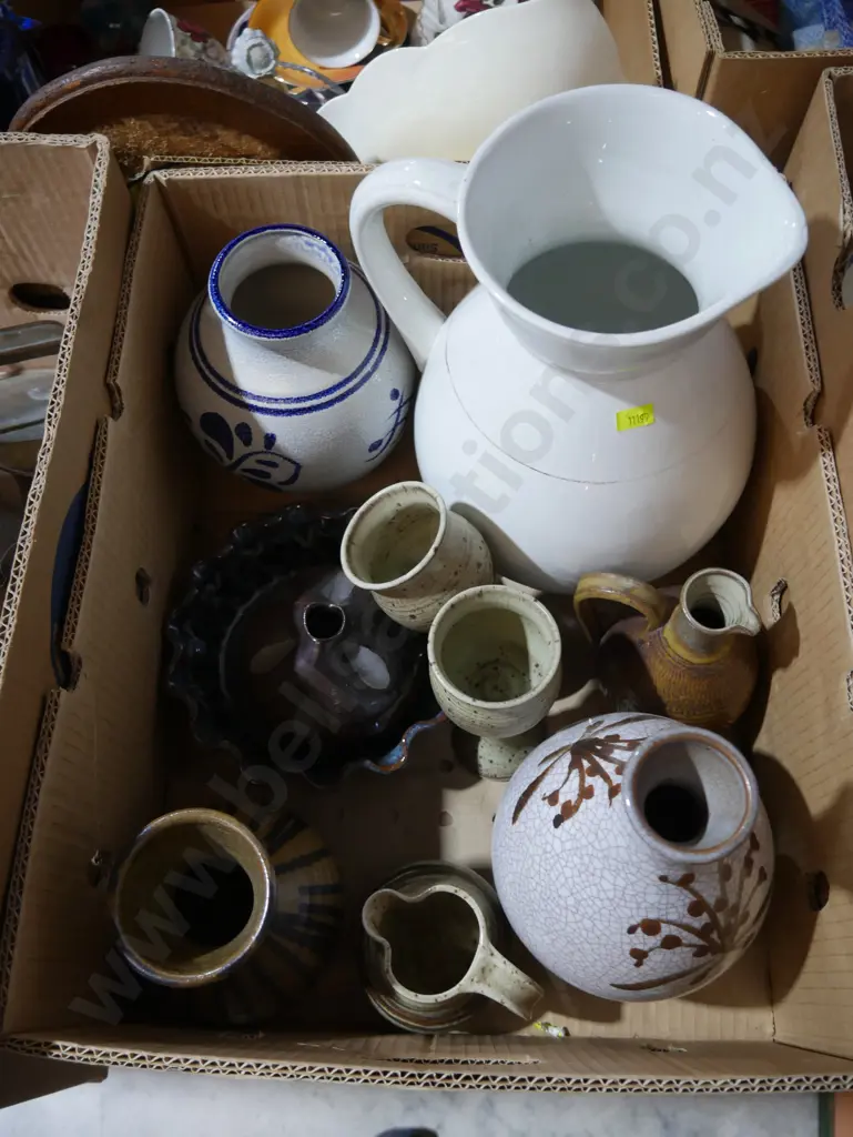 Pottery vases and jugs Image 1++