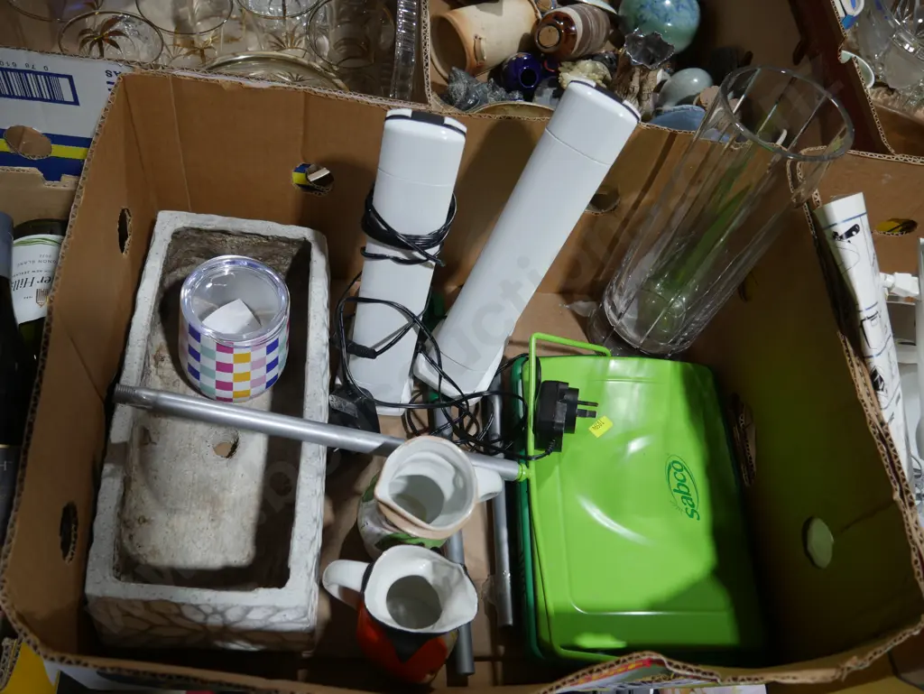 Table lamps, glass vase etc Image 1++