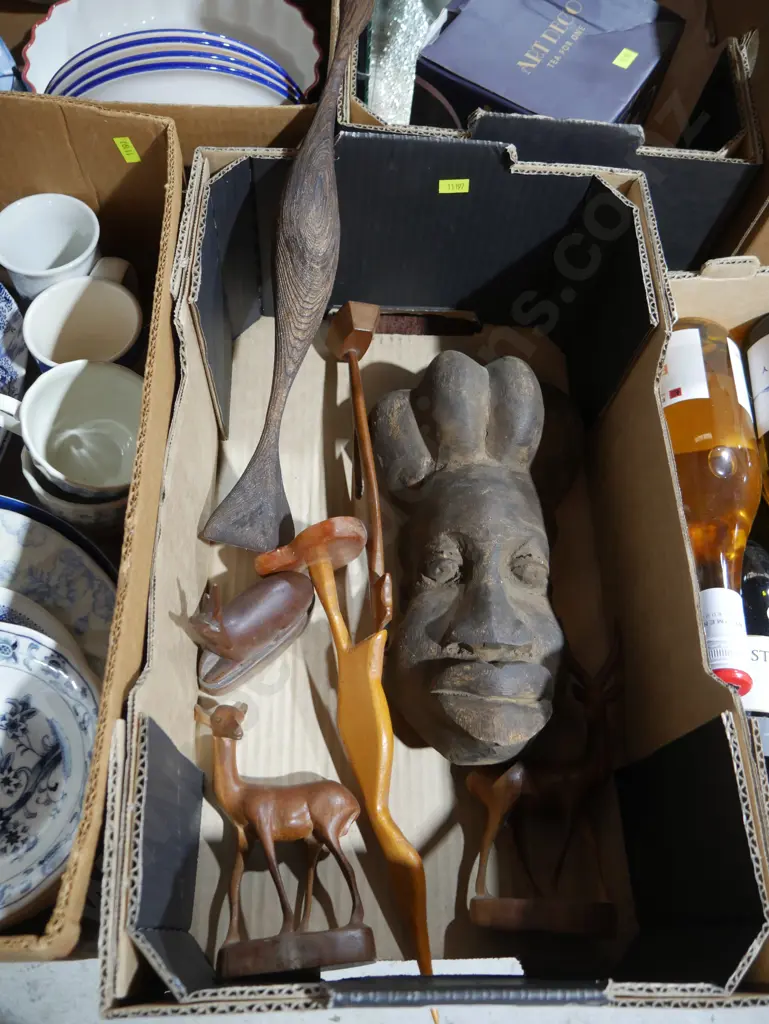 Wooden African figurines Image 1++