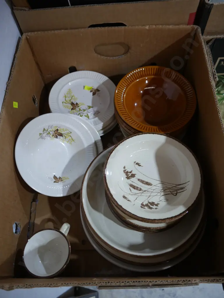 Crown Lynn plates Image 1++