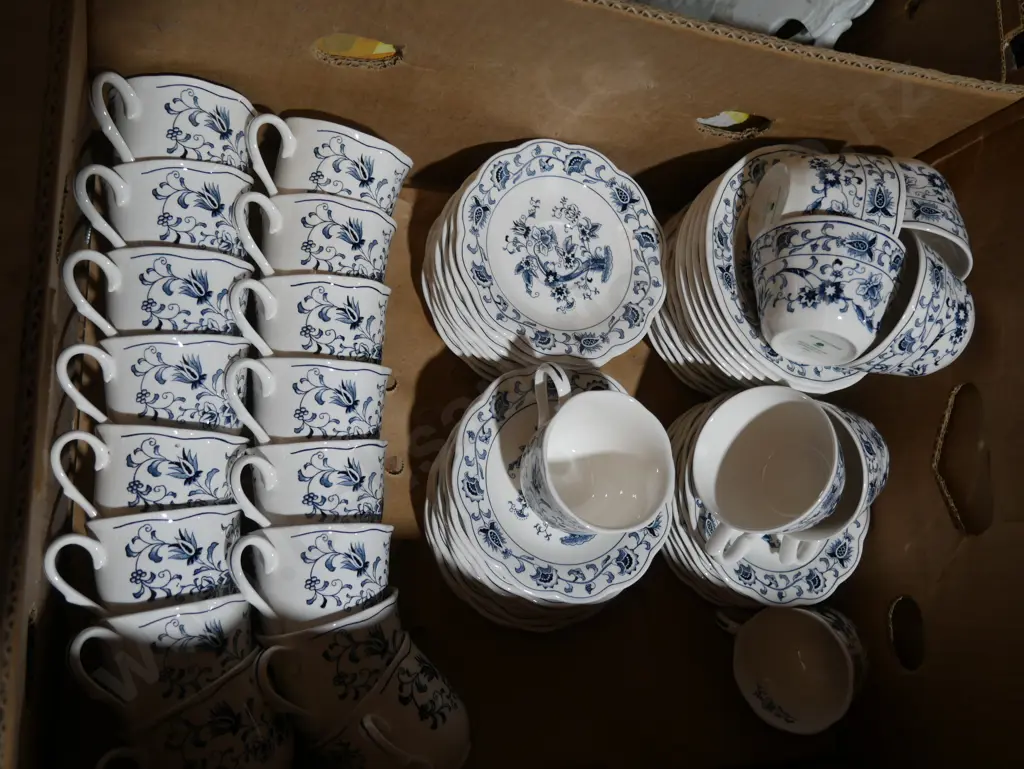 Three boxes of blue and white china Image 1++