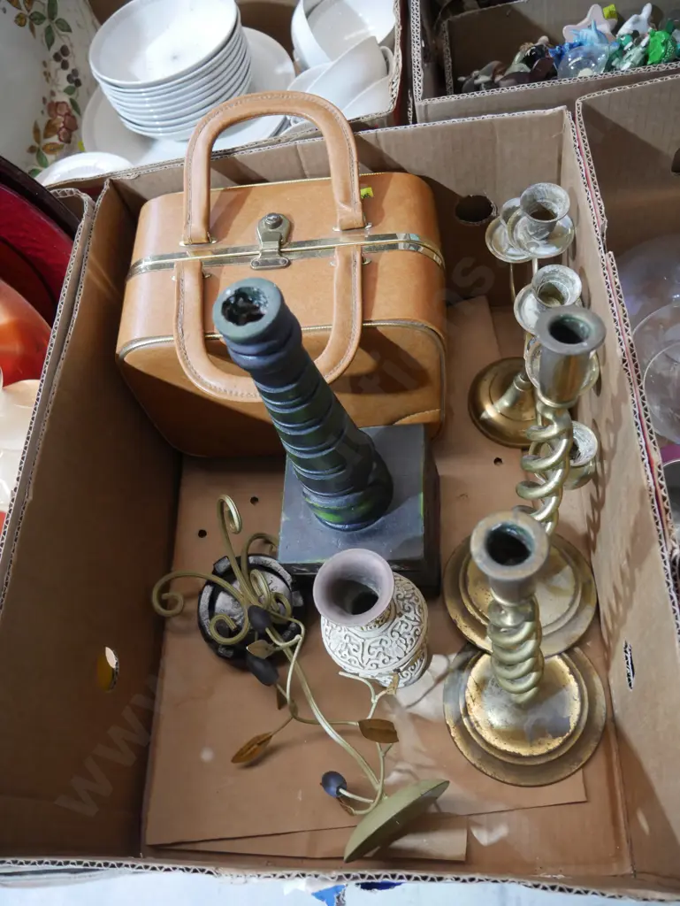 Makeup case, candlestick holders Image 1++