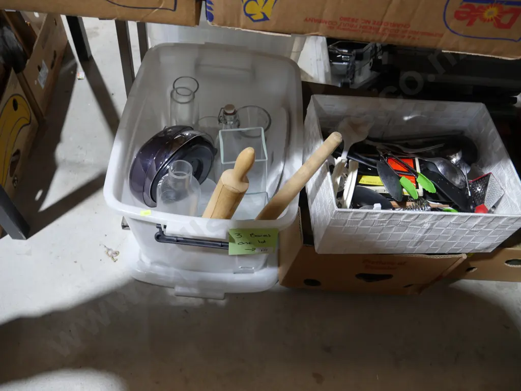 3 boxes of kitchenware Image 1++
