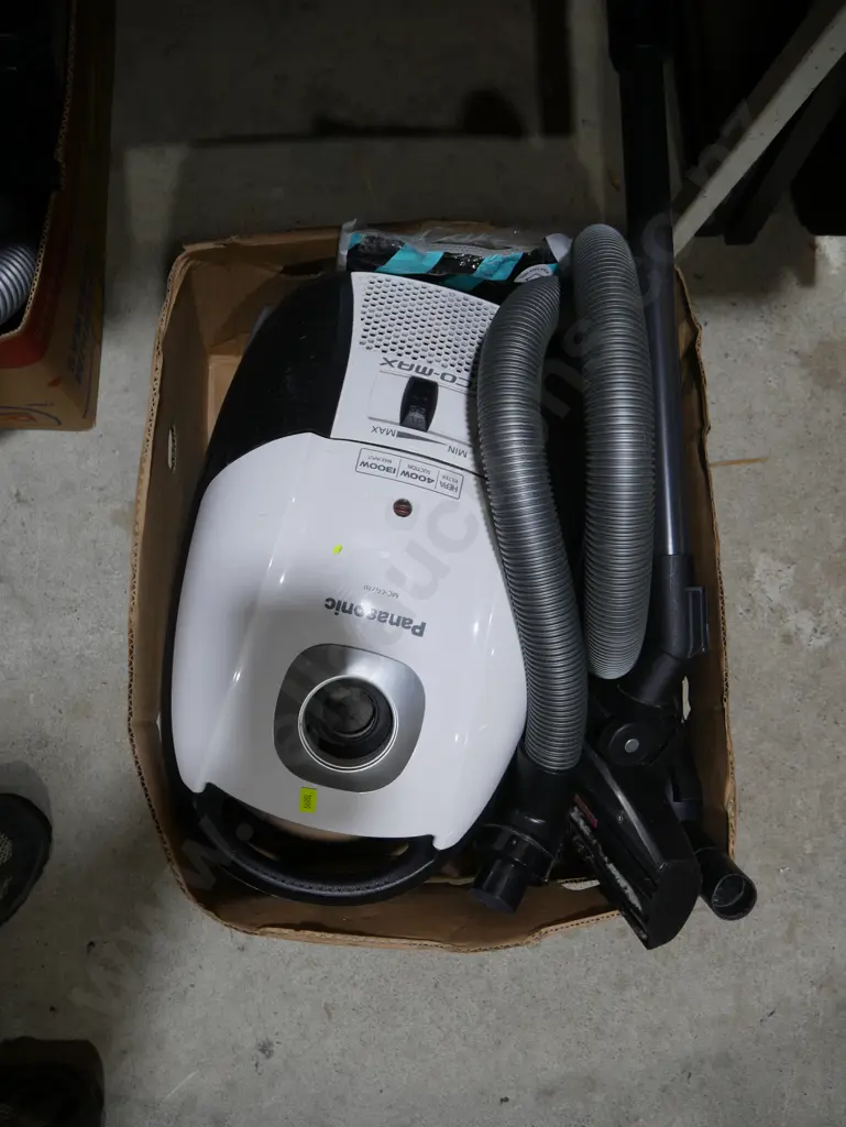 Panasonic vacuum cleaner Image 1++