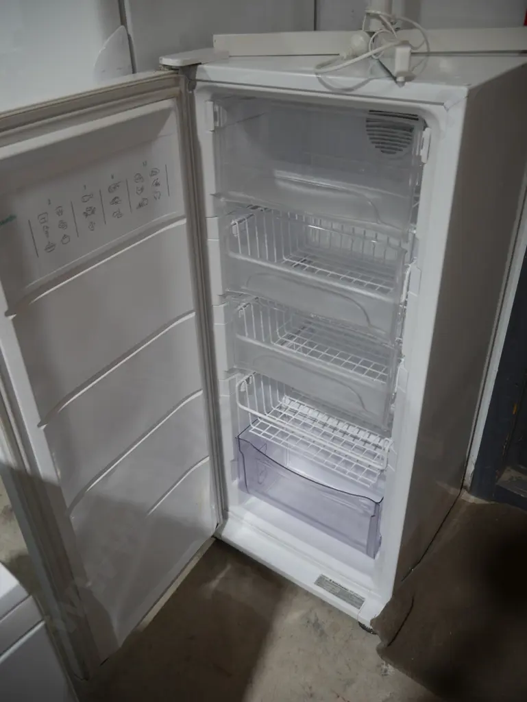 Kelvinator freezer Image 1++