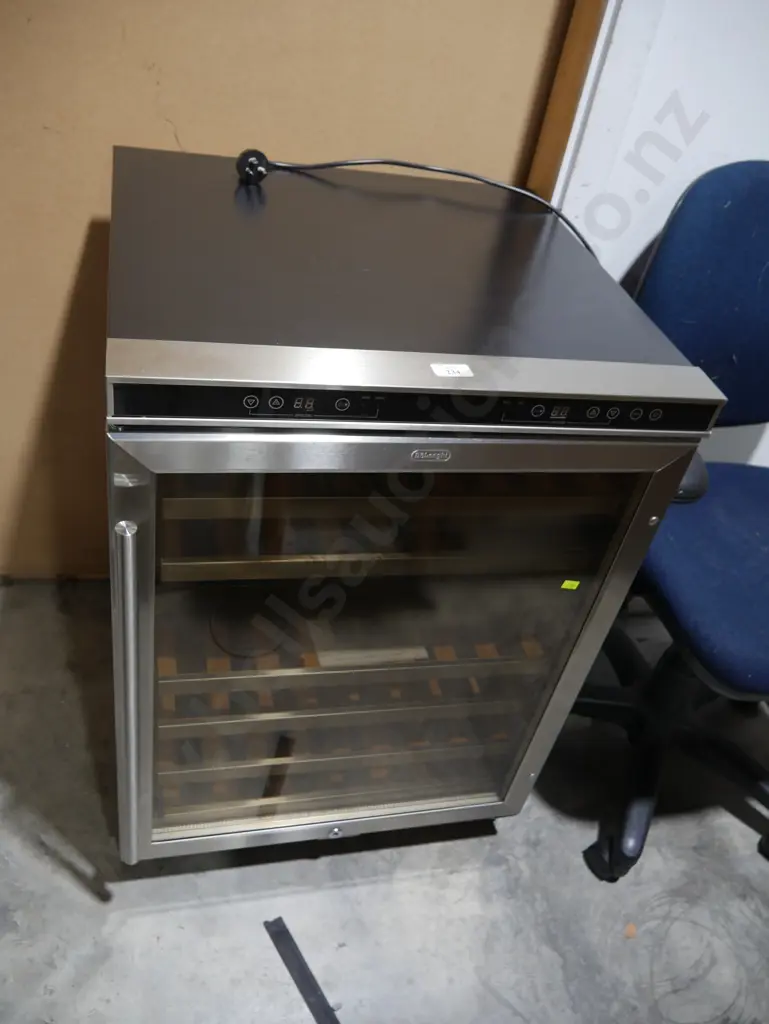 Delonghi wine fridge Image 1++
