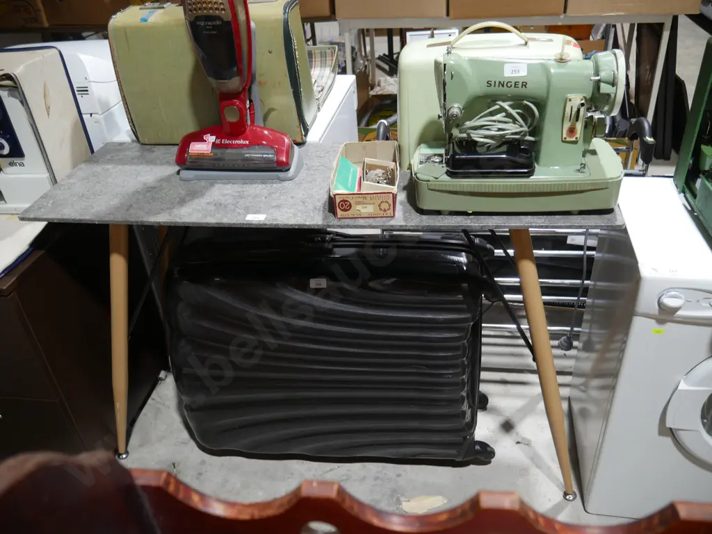 Hallway table Image 1++