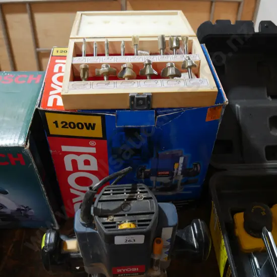 Ryobi router and bits