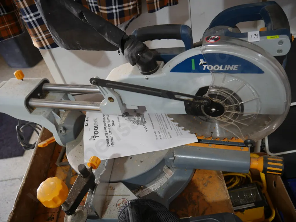 250 mm compound mitre saw Image 1++
