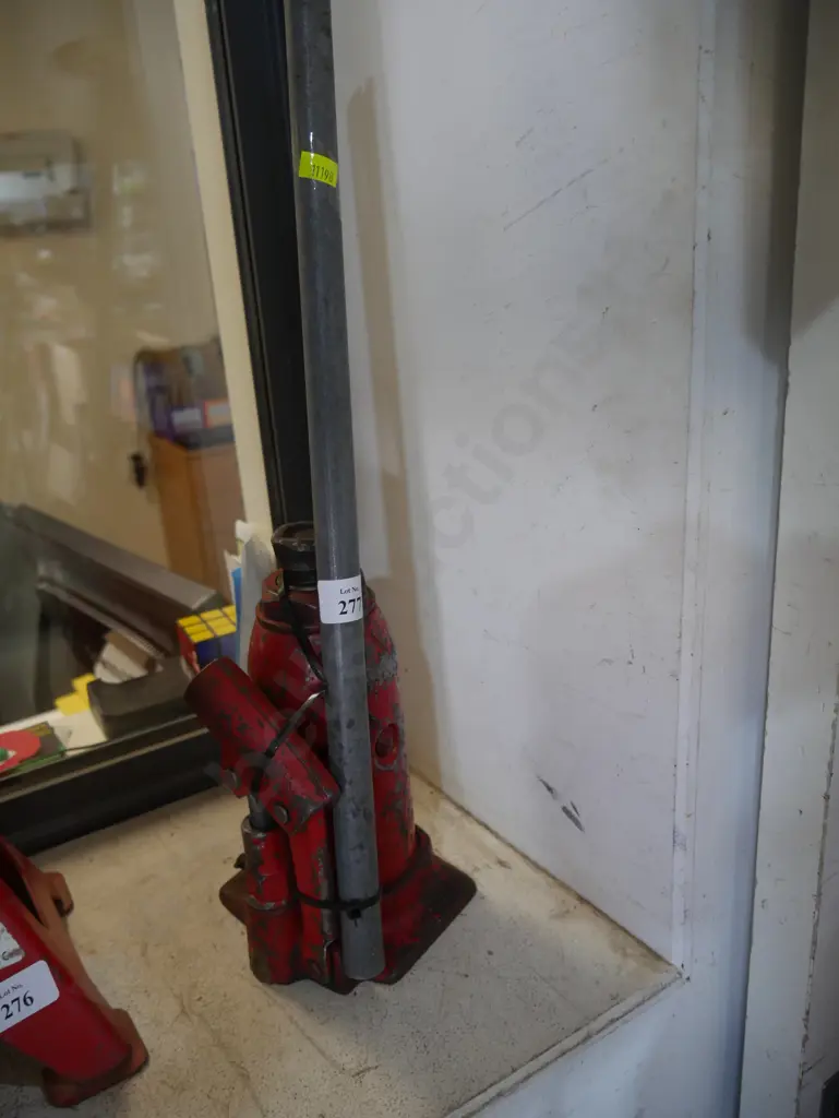 Hydraulic jack Image 1++