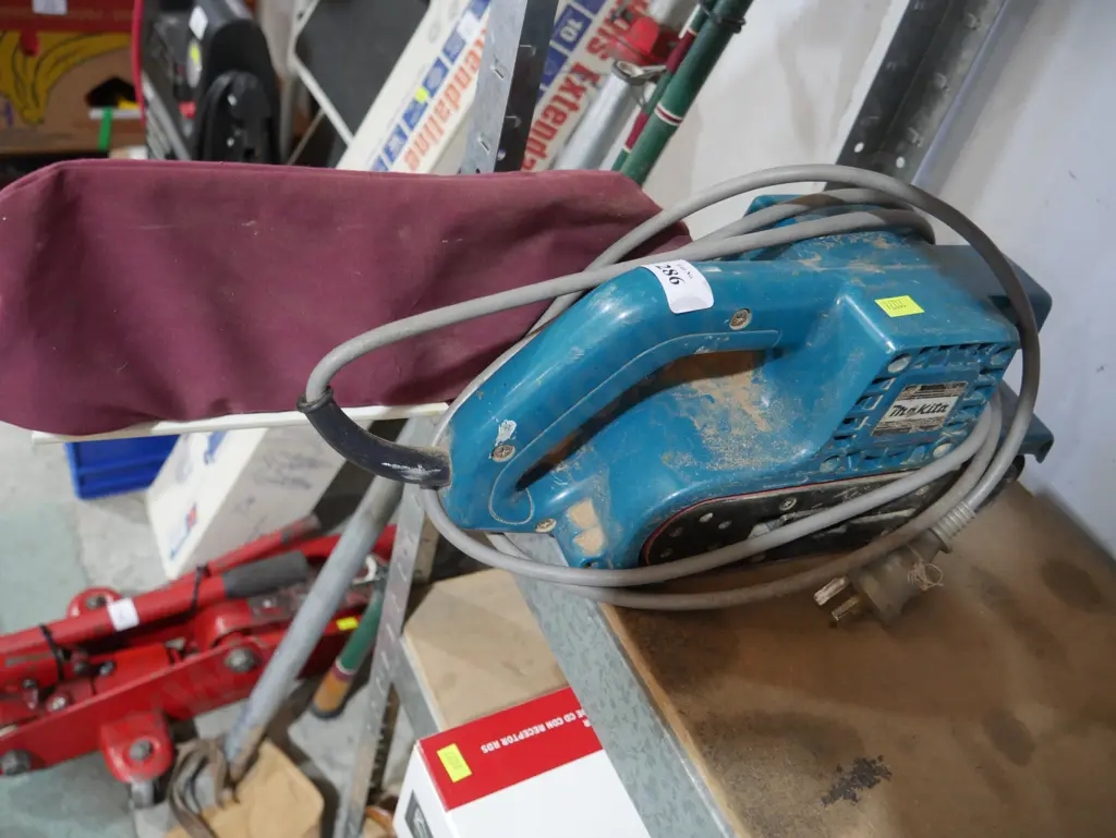 Electric belt sander Image 1++