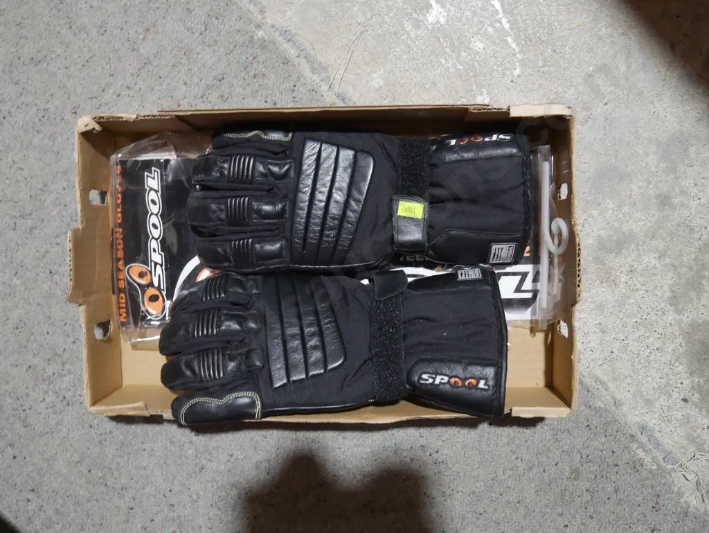 Motorcycle gloves Image 1++