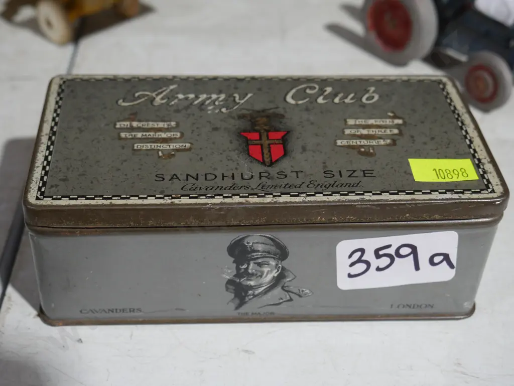 Army Club tobacco tin Image 1++