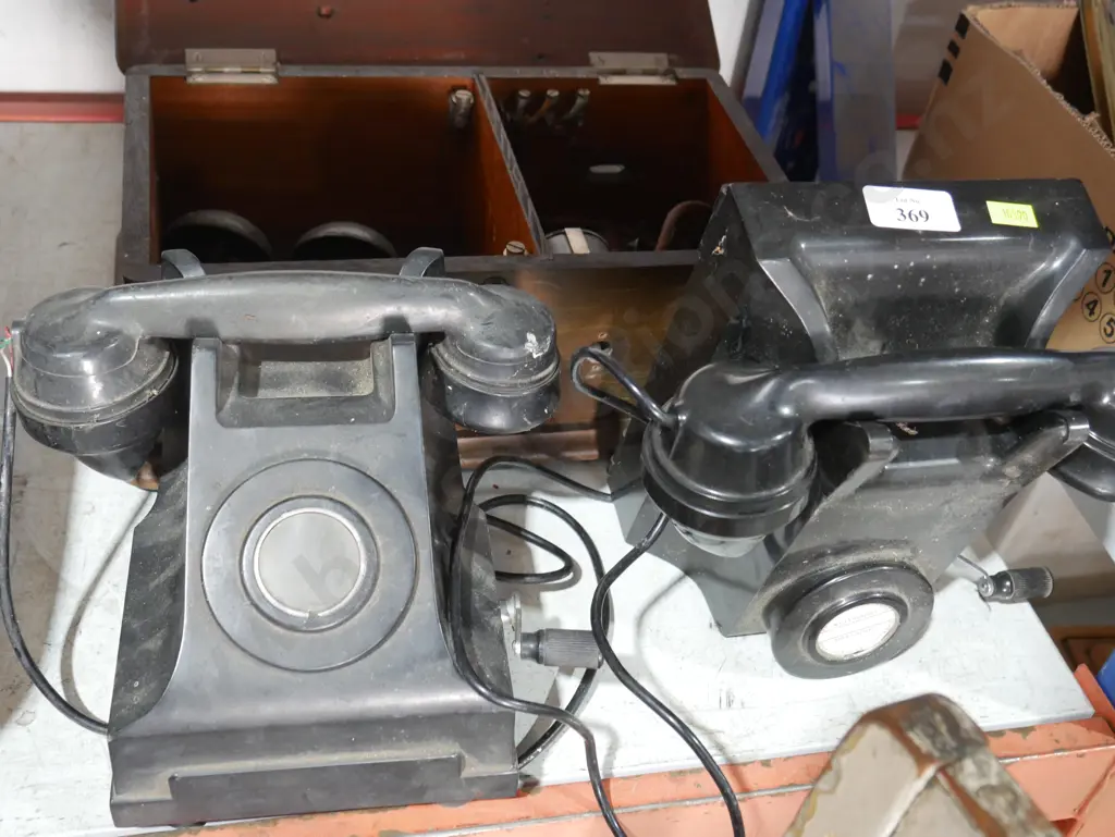 Two vintage telephones Image 1++