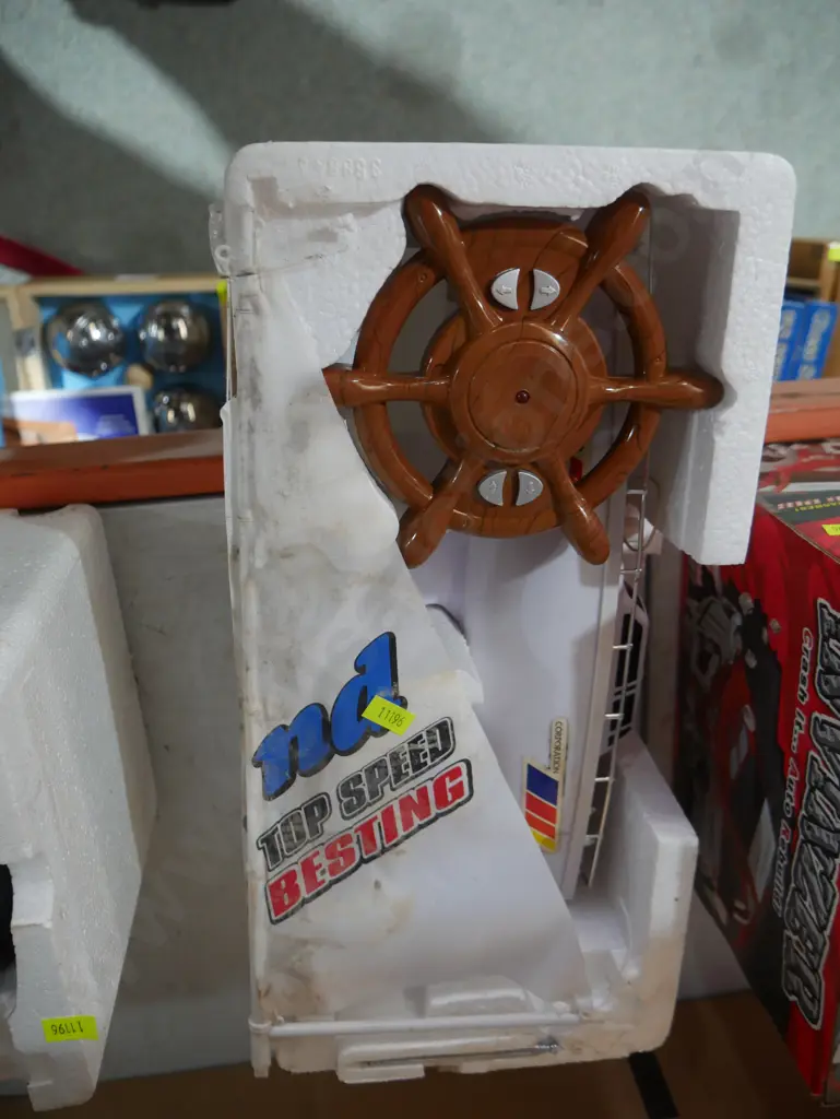 Remote control yacht Image 1++