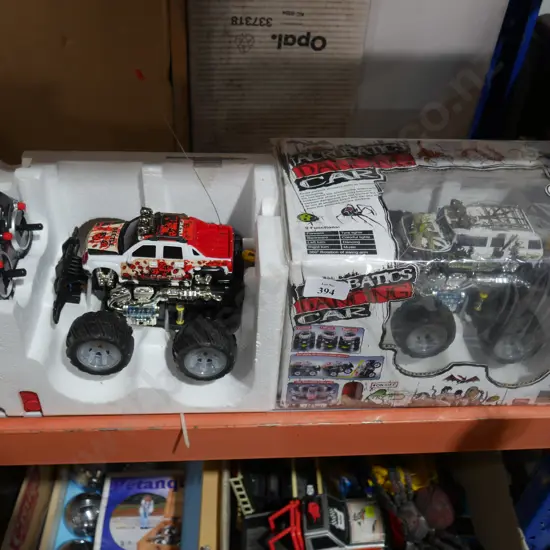 2 remote control vehicles