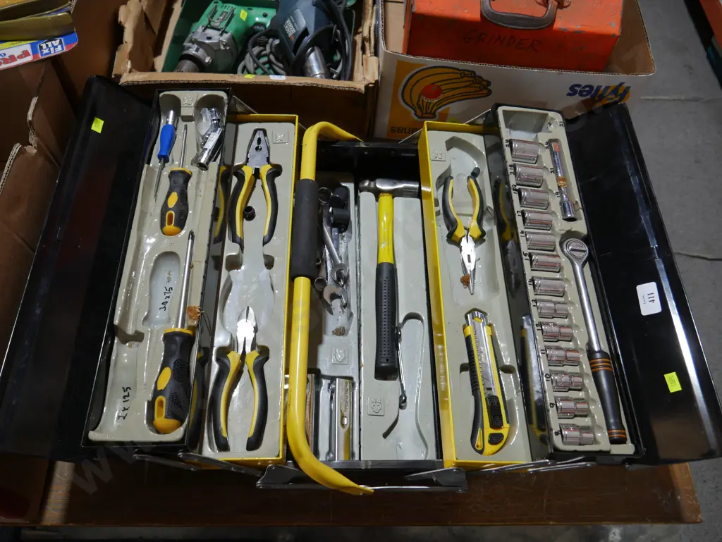 Toolbox and contents Image 1++
