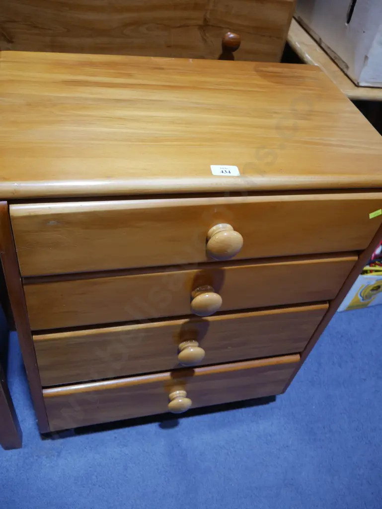 4 drawer chest Image 1++