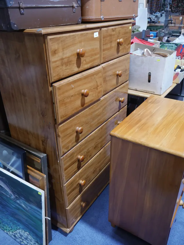 8 drawer chest Image 1++