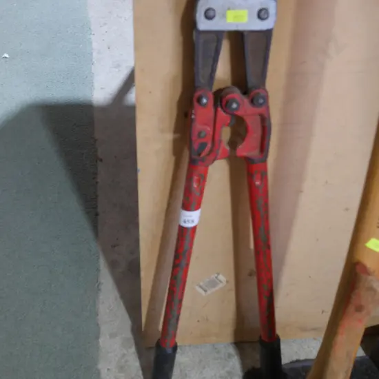 Bolt cutters