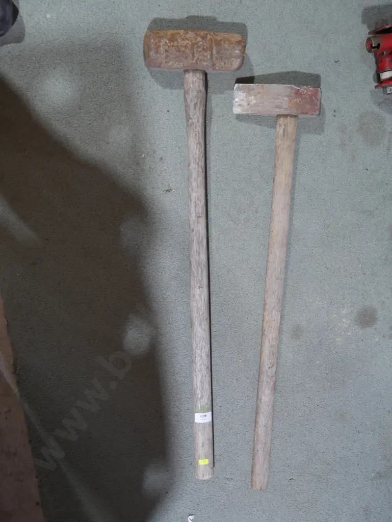 2 sledgehammers Image 1++