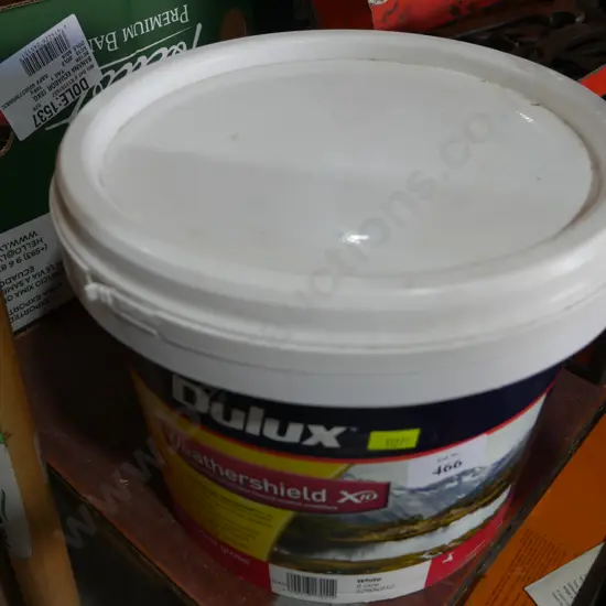 8 litres Dulux Weathershield paint
