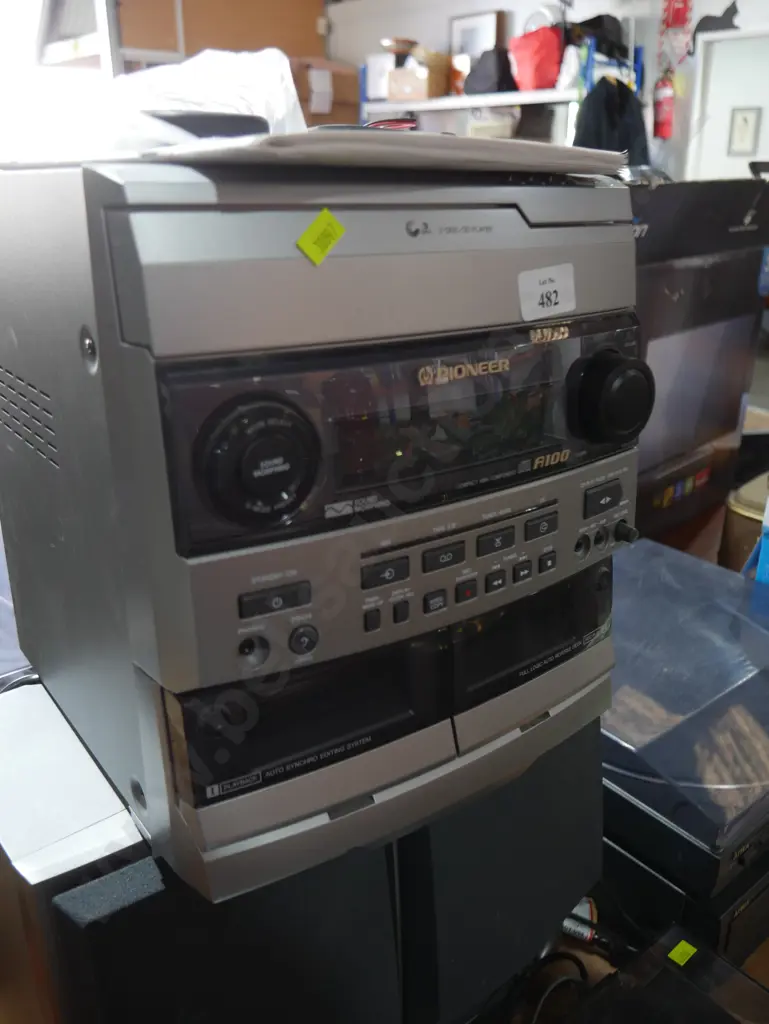 Pioneer stereo and speakers Image 1++