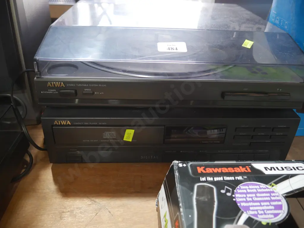 Aiwa record player and compact disc player Image 1++