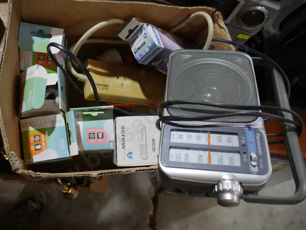 Panasonic radio and lightbulbs etc Image 1++