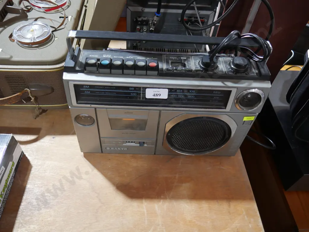 Sanyo radio Image 1++
