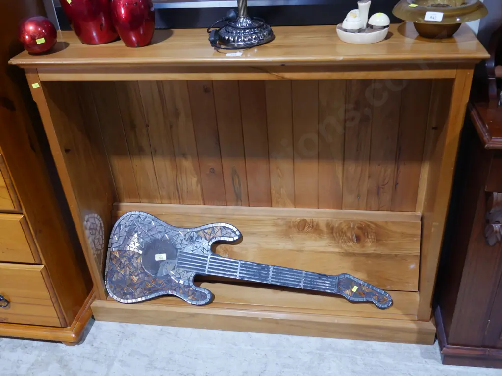 Rimu bookcase Image 1++