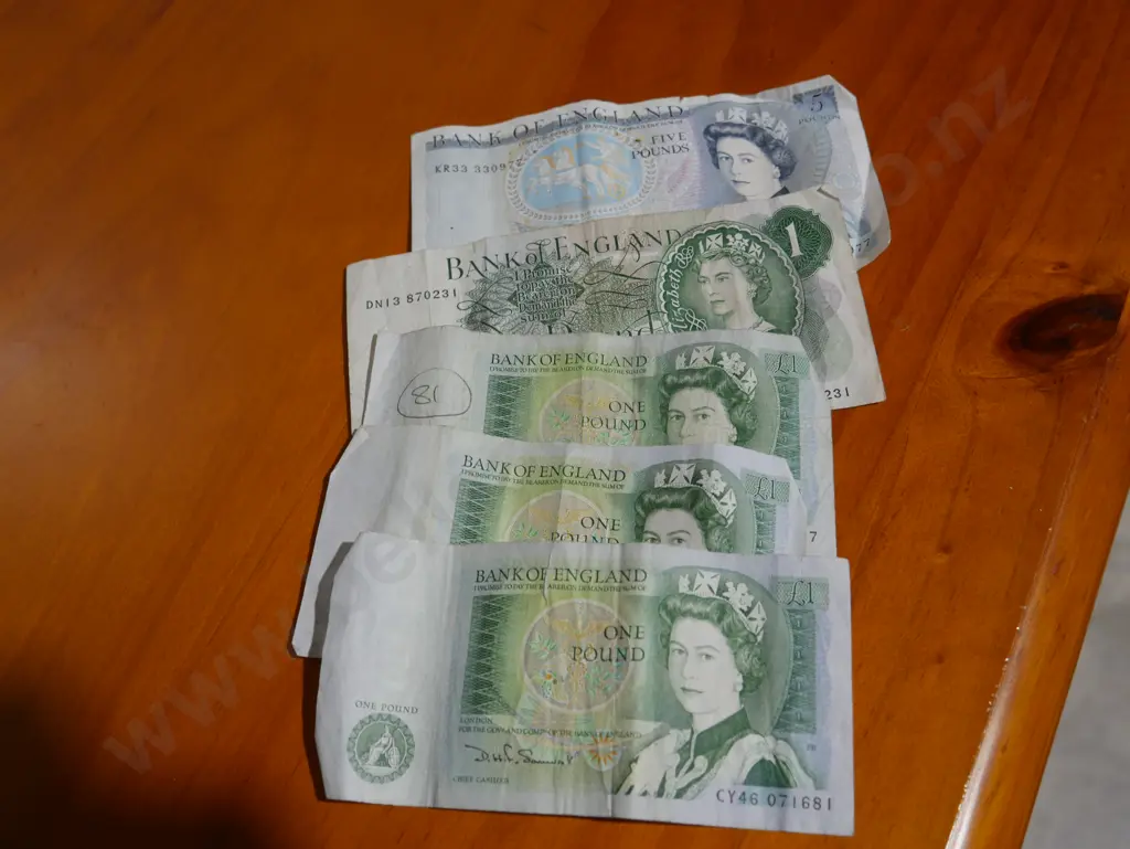 British pound notes Image 1++