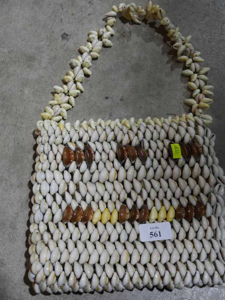 Shell purse Image 1++