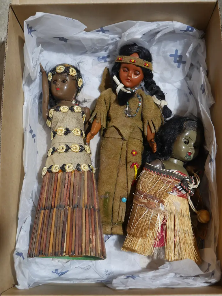 Three vintage native dolls Image 1++