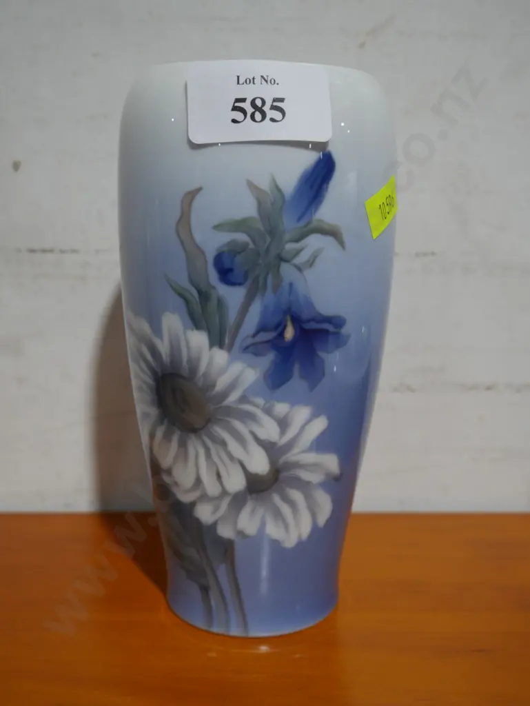 Royal Copenhagen vase Image 1++